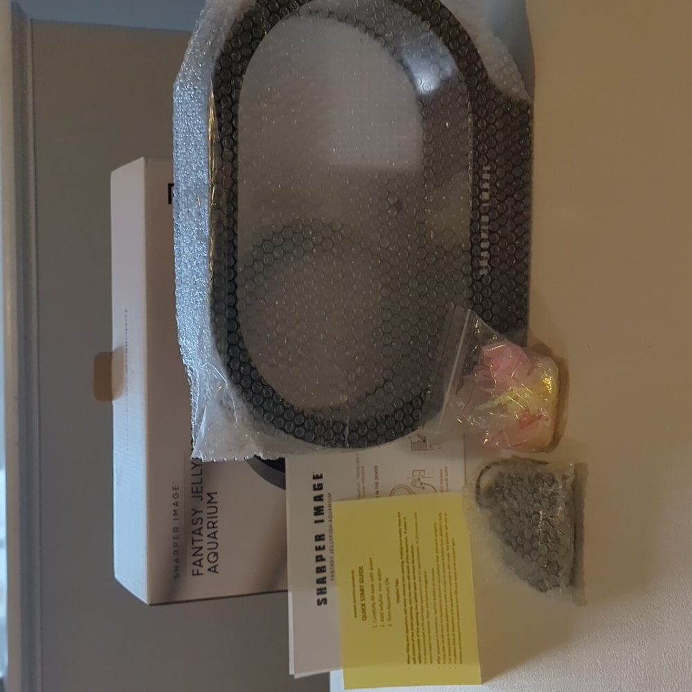 NWT/NIB Sharper Image Fantasy Jellyfish Aquarium
